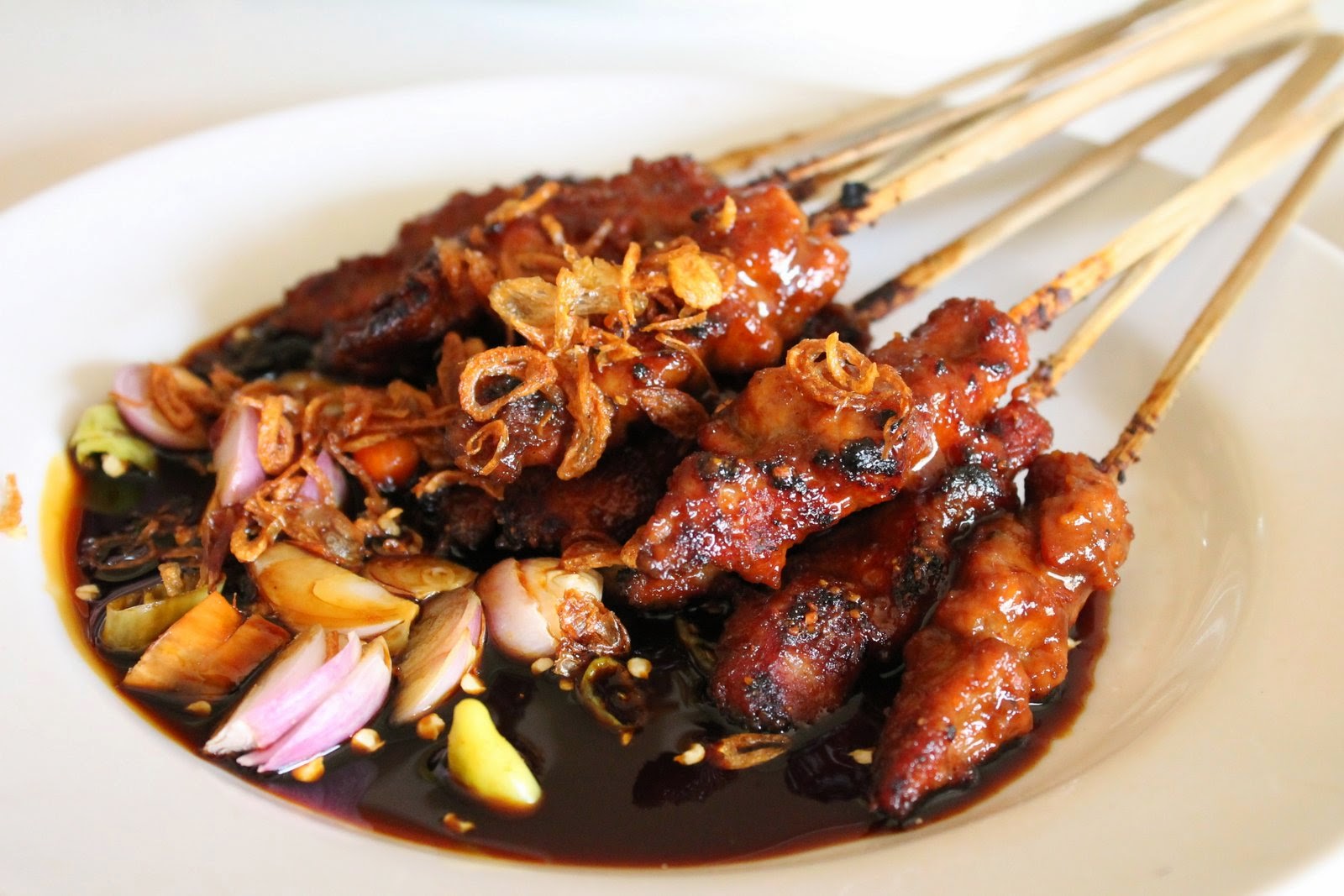 Sate Kambing Serayu: Rasa yang Menggigit Jiwa di Jantung Cilacap